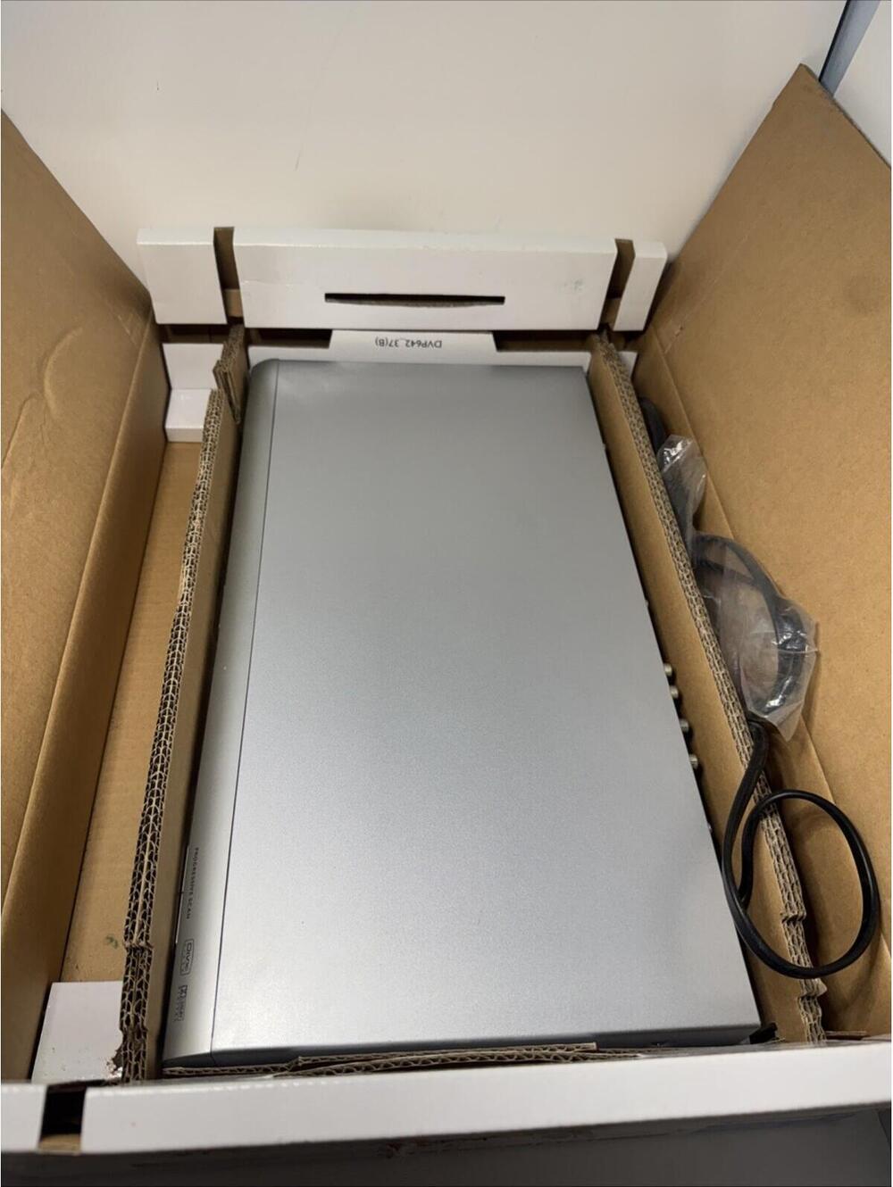 Philips DVP642/37 Progressive Scan DVD Player Complete In Box Tested